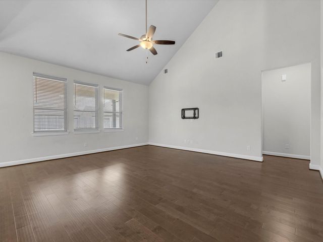 11811 St Augustine Drive, Mont Belvieu, TX 77535