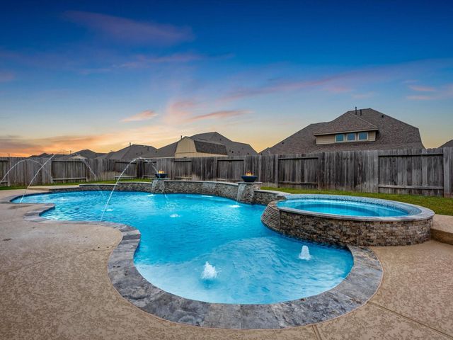 11811 St Augustine Drive, Mont Belvieu, TX 77535