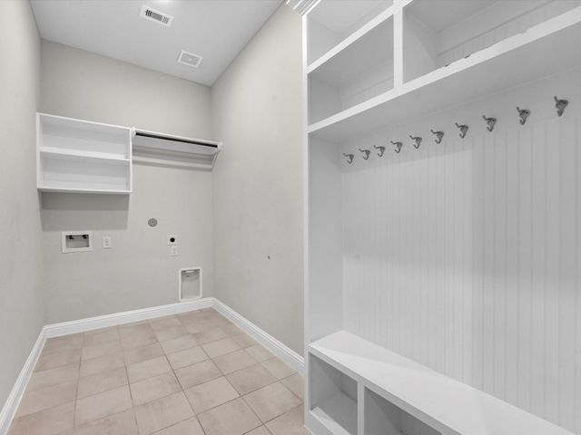 11811 St Augustine Drive, Mont Belvieu, TX 77535