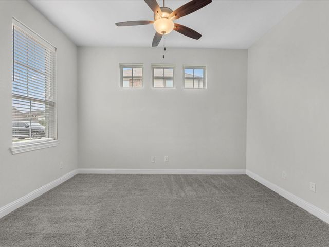 11811 St Augustine Drive, Mont Belvieu, TX 77535