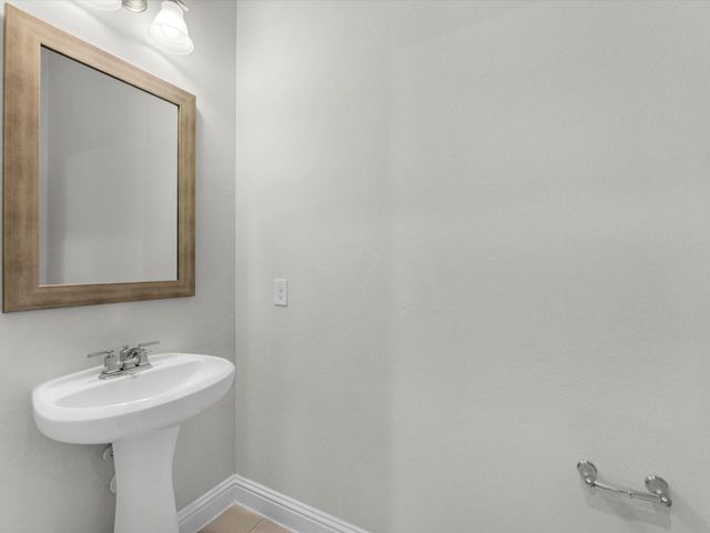 11811 St Augustine Drive, Mont Belvieu, TX 77535