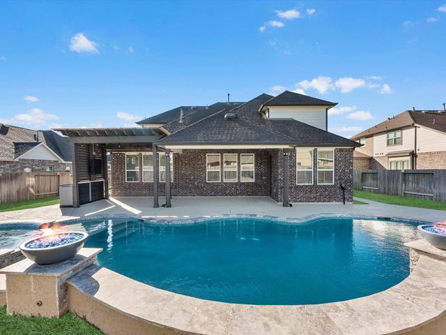 11811 St Augustine Drive, Mont Belvieu, TX 77535