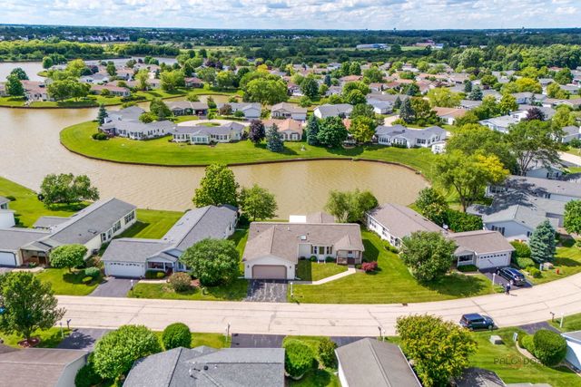 1815 Paddock Court, Grayslake, IL 60030