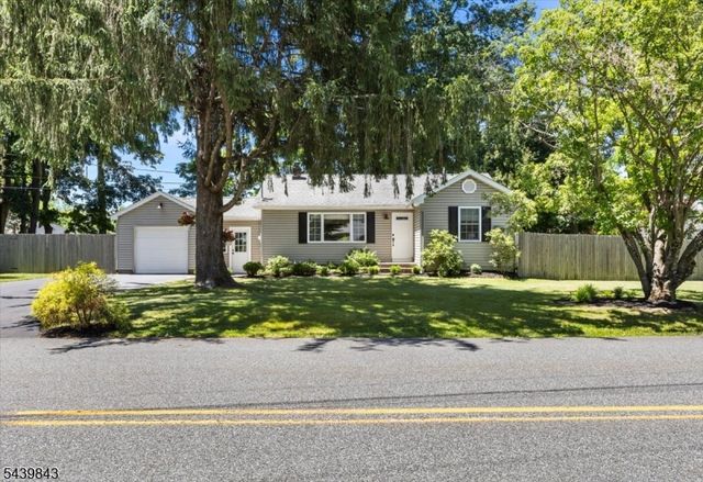 17 Hunters Ln, Sparta Twp., NJ 07871