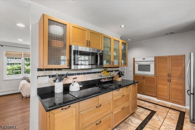 17 Hunters Ln, Sparta Twp., NJ 07871