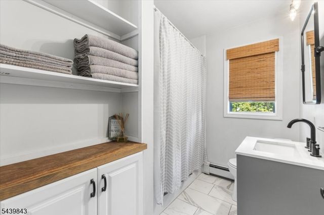 17 Hunters Ln, Sparta Twp., NJ 07871