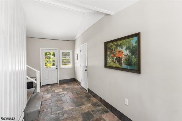 17 Hunters Ln, Sparta Twp., NJ 07871
