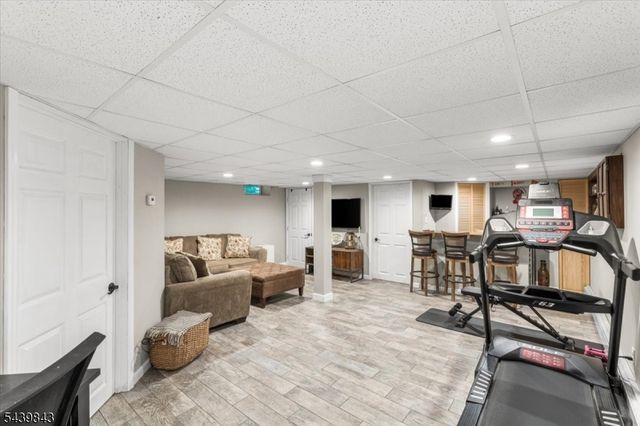 17 Hunters Ln, Sparta Twp., NJ 07871