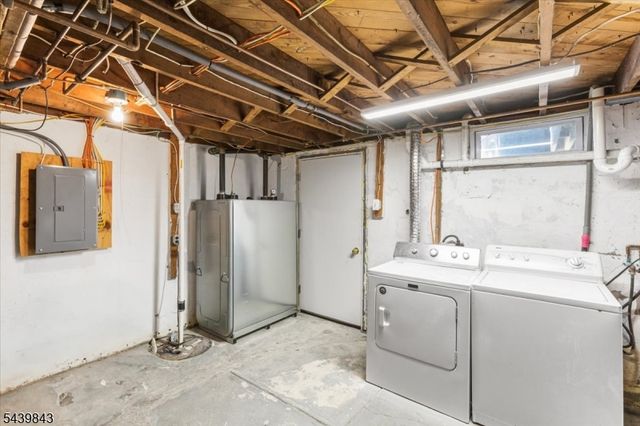 17 Hunters Ln, Sparta Twp., NJ 07871