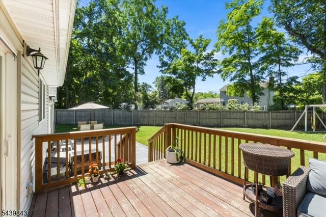 17 Hunters Ln, Sparta Twp., NJ 07871
