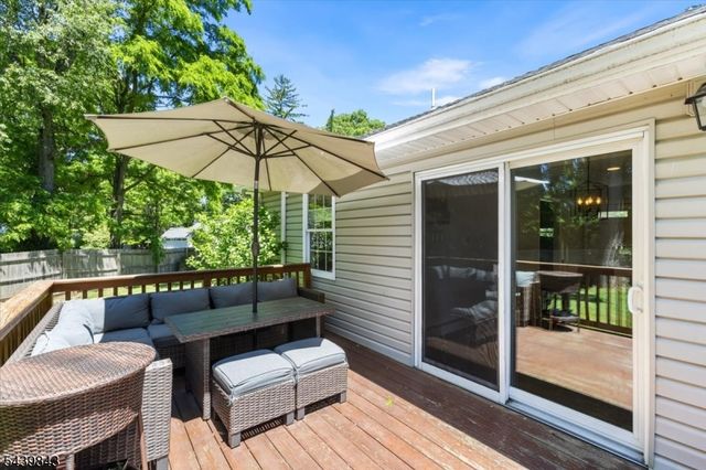17 Hunters Ln, Sparta Twp., NJ 07871