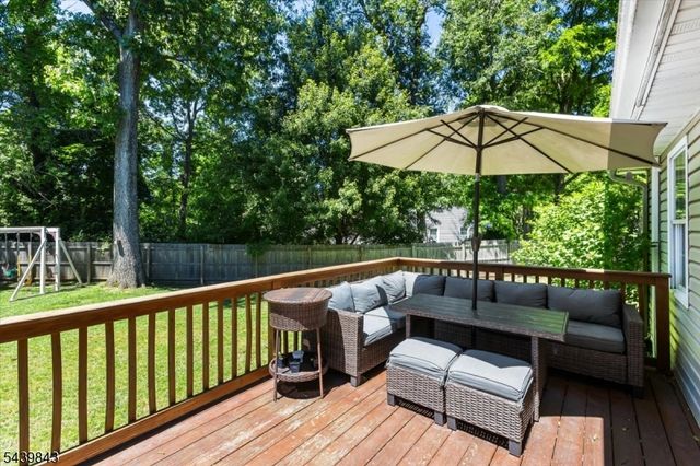 17 Hunters Ln, Sparta Twp., NJ 07871