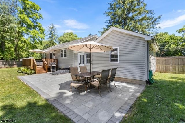 17 Hunters Ln, Sparta Twp., NJ 07871