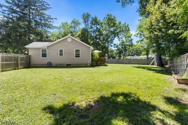 17 Hunters Ln, Sparta Twp., NJ 07871