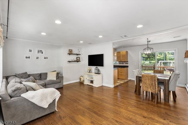 17 Hunters Ln, Sparta Twp., NJ 07871
