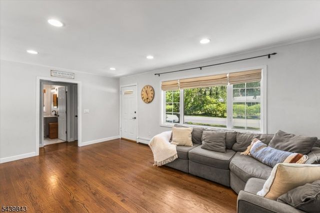 17 Hunters Ln, Sparta Twp., NJ 07871
