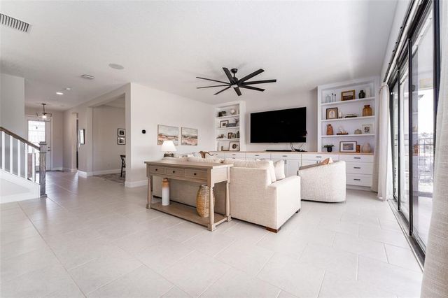 14623 HORSE TROT RD, Lithia, FL 33547