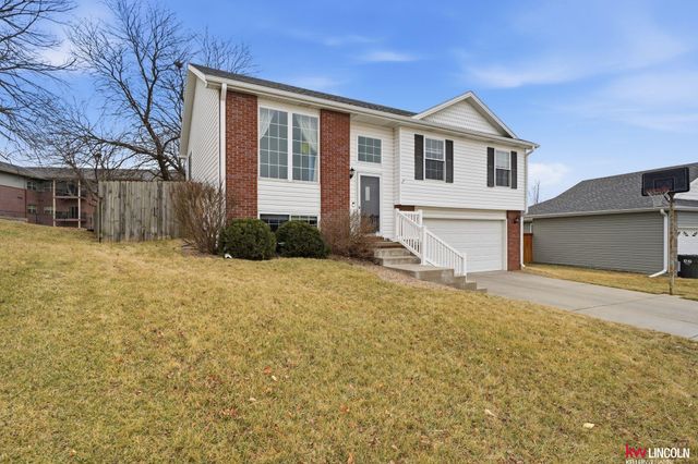 8330 Olivia Drive, Lincoln, NE 68512