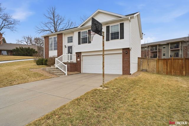 8330 Olivia Drive, Lincoln, NE 68512