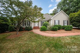 415 N Greenbriar Road, Statesville, NC 28625