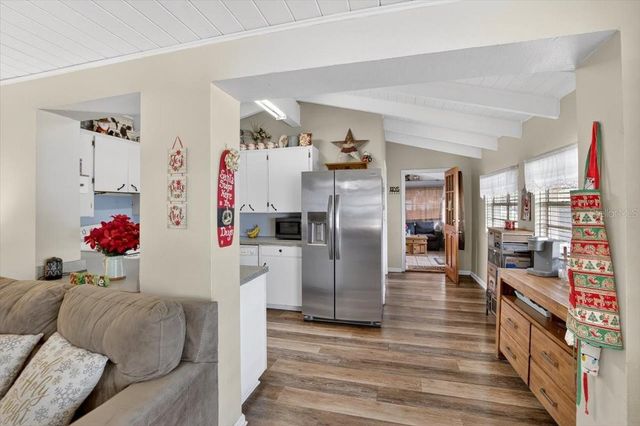 38606 3RD AVENUE, Zephyrhills, FL 33542