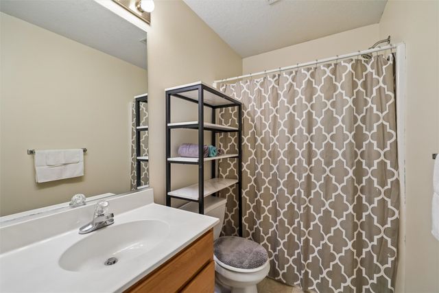 704 15th Street SE, Bondurant, IA 50035