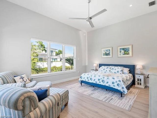 515 91st AVE N 2 EAST, Naples, FL 34108