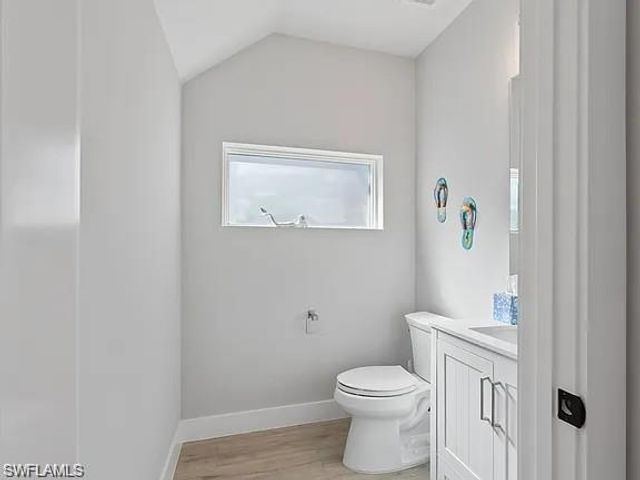 515 91st AVE N 2 EAST, Naples, FL 34108
