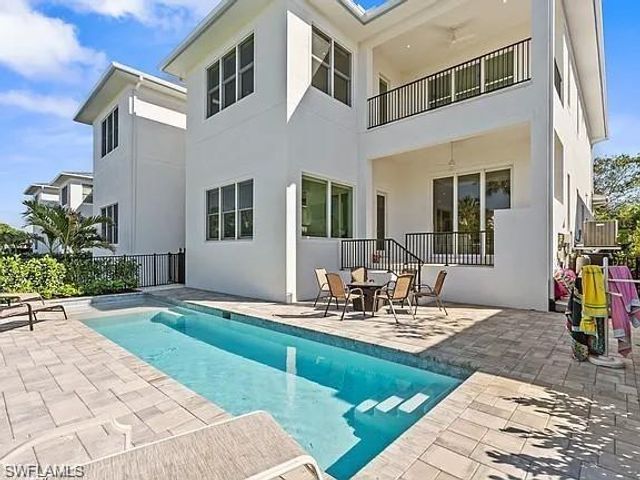 515 91st AVE N 2 EAST, Naples, FL 34108