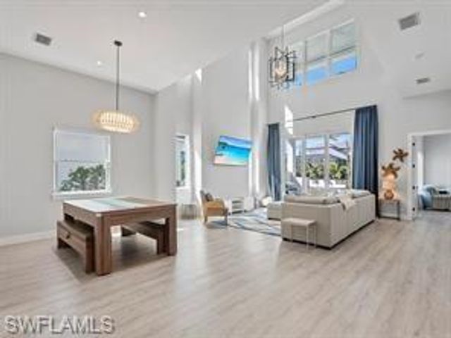 515 91st AVE N 2 EAST, Naples, FL 34108