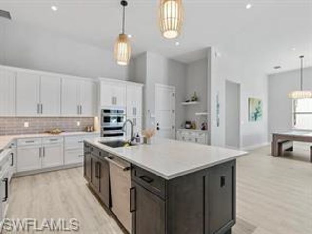 515 91st AVE N 2 EAST, Naples, FL 34108