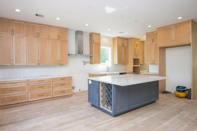 4002 Marquette Street, West University Place, TX 77005