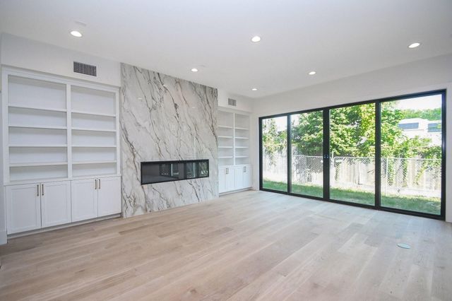 4002 Marquette Street, West University Place, TX 77005