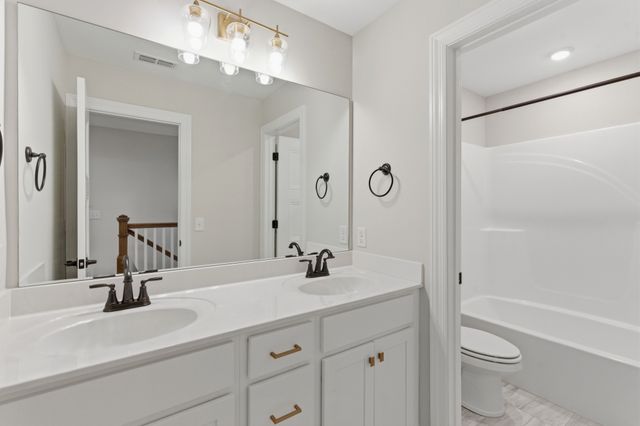 1132 Owen Layne Dr, Murfreesboro, TN 37129