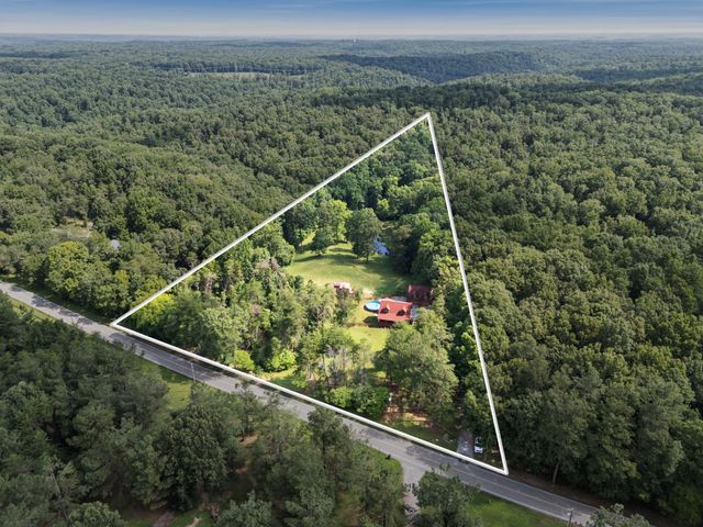 7244 Bahne Rd, Fairview, TN 37062