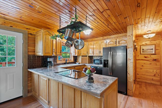7244 Bahne Rd, Fairview, TN 37062