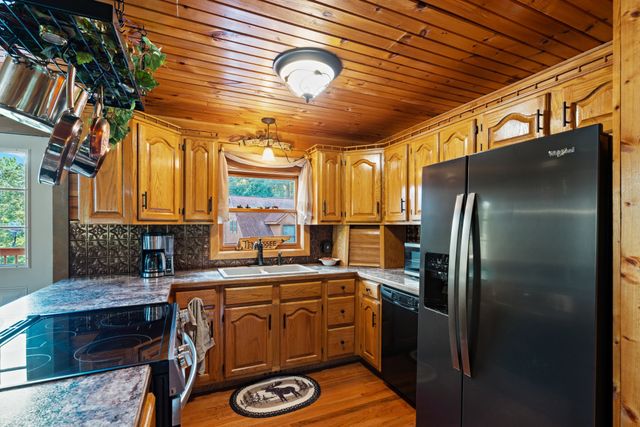 7244 Bahne Rd, Fairview, TN 37062