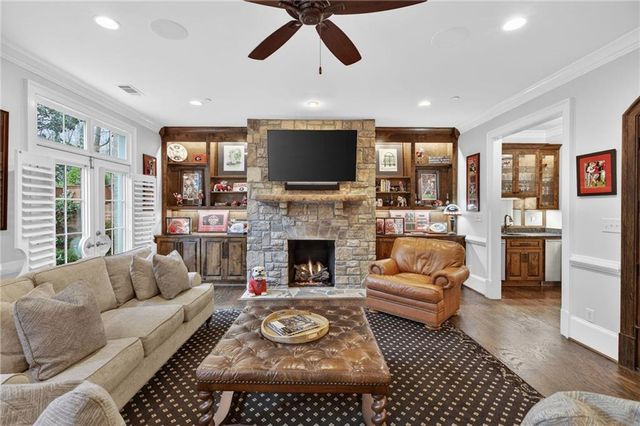 92 Old Ivy Road NE 7, Atlanta, GA 30342