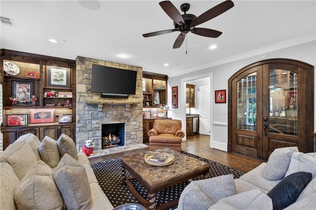 92 Old Ivy Road NE 7, Atlanta, GA 30342