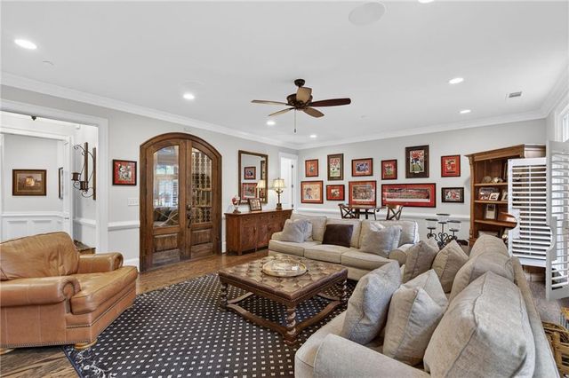 92 Old Ivy Road NE 7, Atlanta, GA 30342