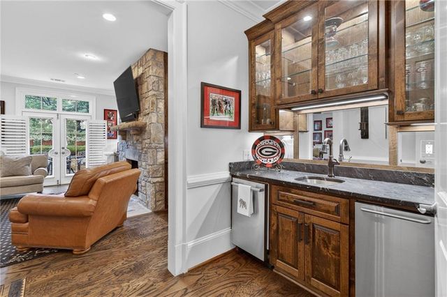 92 Old Ivy Road NE 7, Atlanta, GA 30342
