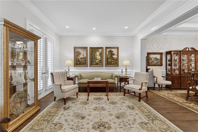 92 Old Ivy Road NE 7, Atlanta, GA 30342