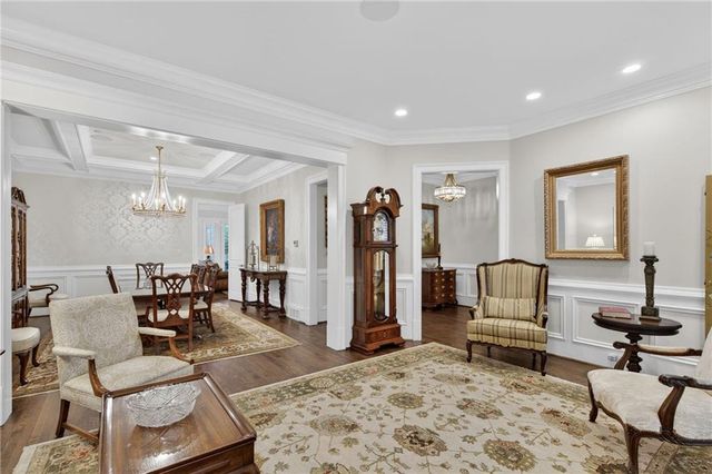 92 Old Ivy Road NE 7, Atlanta, GA 30342