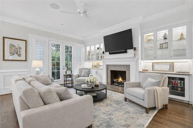 92 Old Ivy Road NE 7, Atlanta, GA 30342