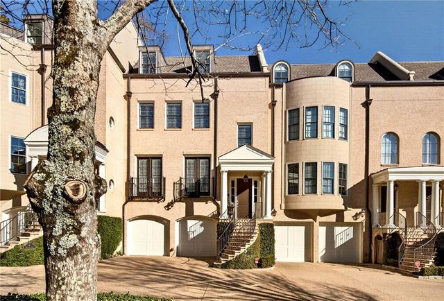 92 Old Ivy Road NE 7, Atlanta, GA 30342