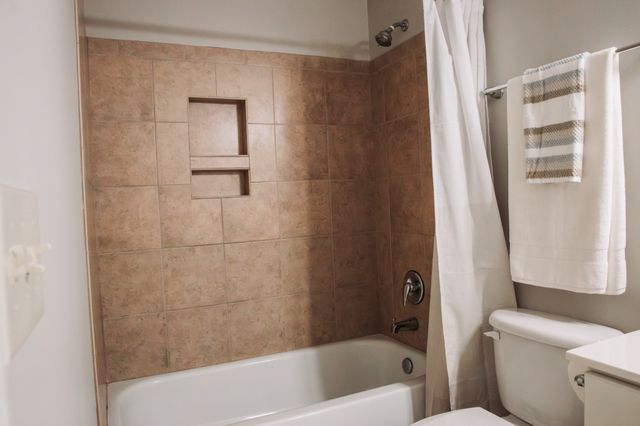 806 Warrington Ct, Gallatin, TN 37066