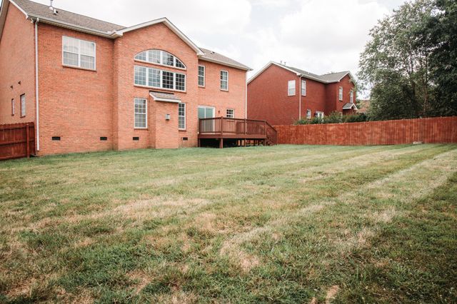 806 Warrington Ct, Gallatin, TN 37066