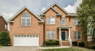 806 Warrington Ct, Gallatin, TN 37066