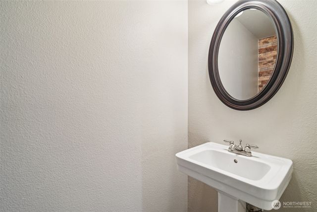 17903 68th Avenue E, Puyallup, WA 98375