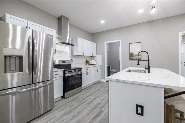 21195 S Woodland Road, Spring Hill, KS 66083